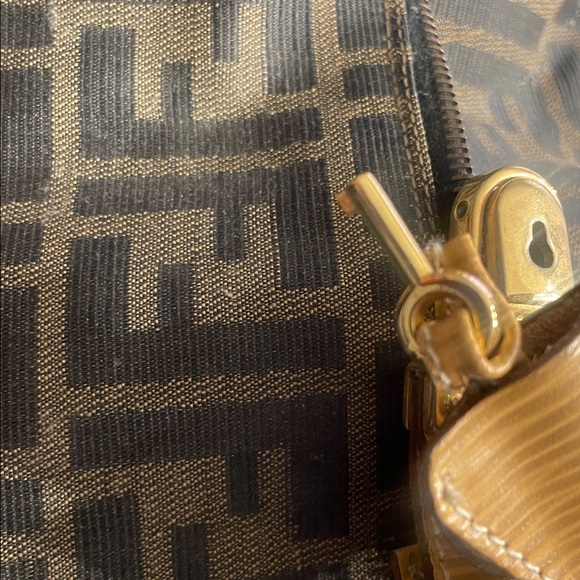 Vintage Fendi Vanity Handbag - Picture 5 of 5